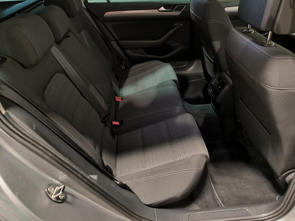 Volkswagen Passat 2.0 TDi Business