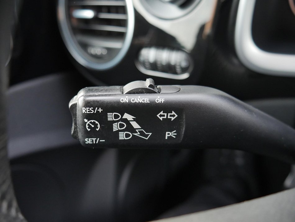 Volkswagen Beetle 2.0TSi 