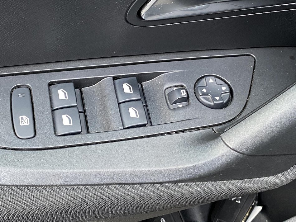 Peugeot 2008 1.2 PT Active