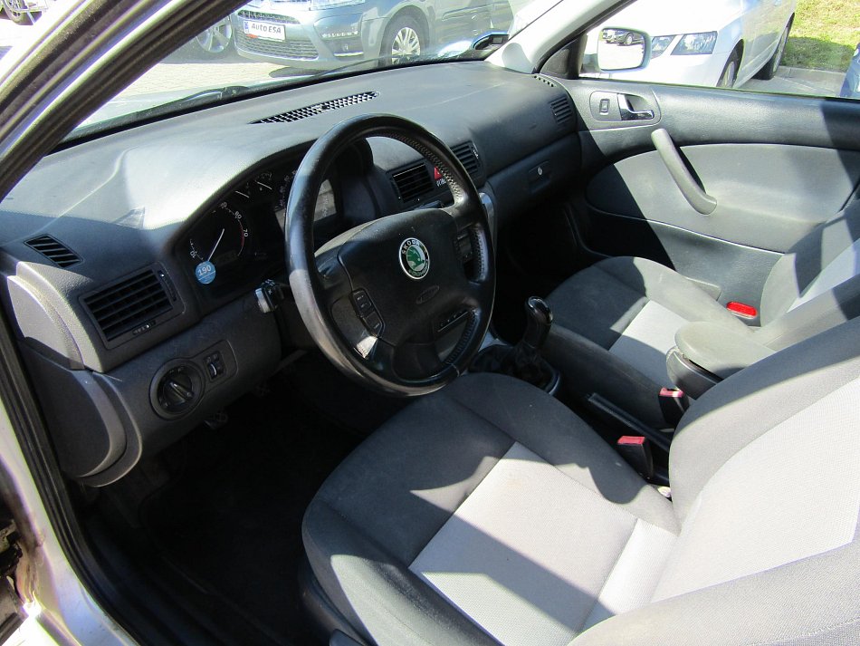 Škoda Octavia 2.0i 