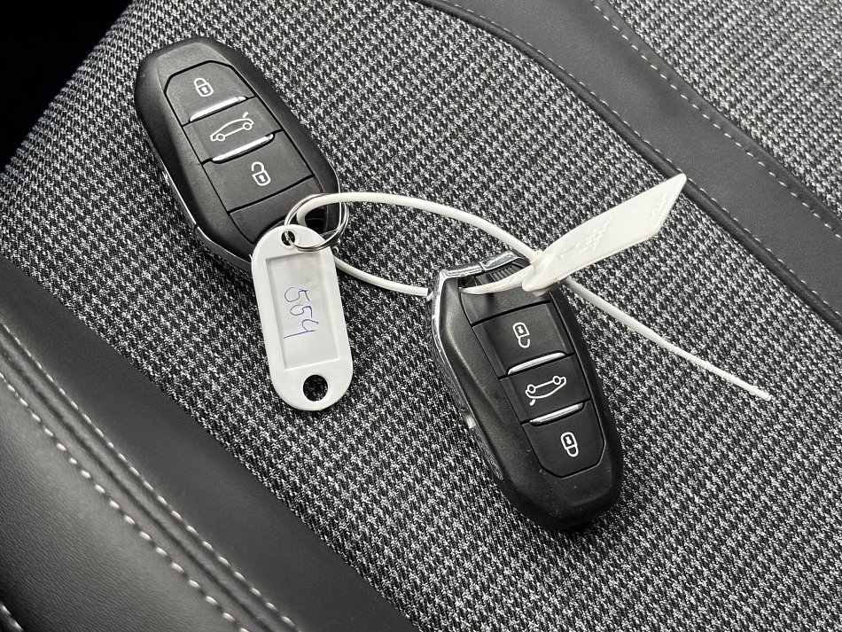 Peugeot 3008 1.2 PT Allure