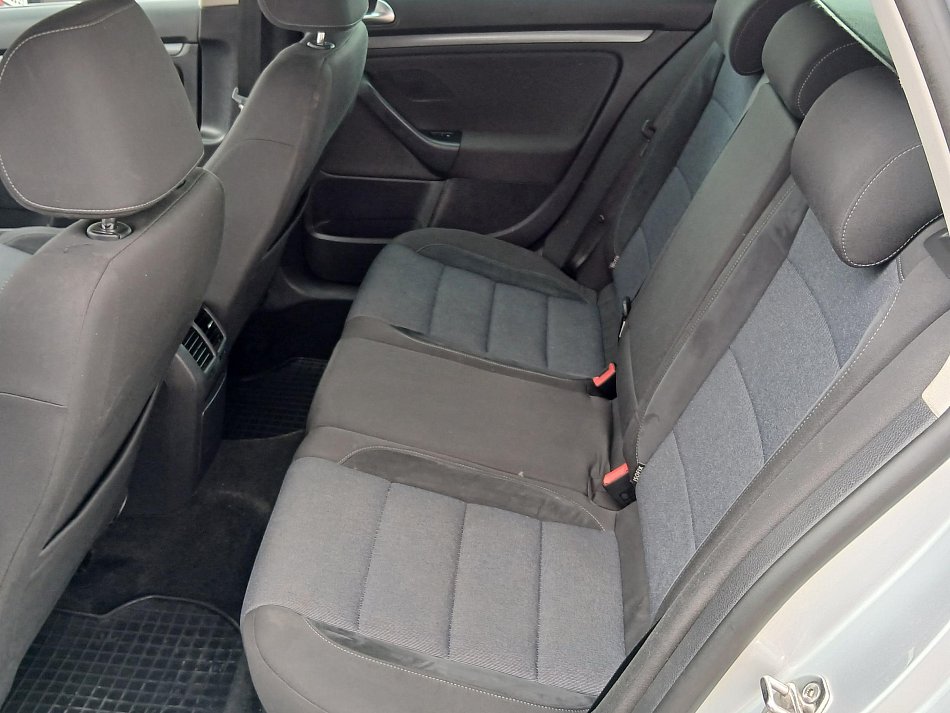 Volkswagen Golf 1.6 TDi STYLE
