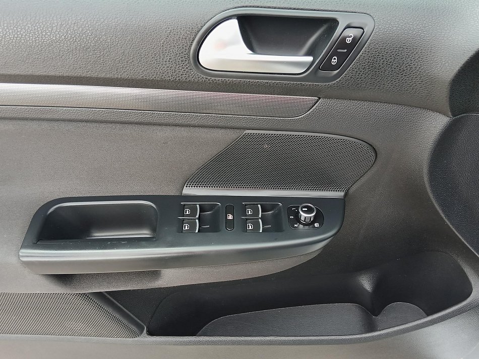 Volkswagen Golf 1.6 TDi STYLE