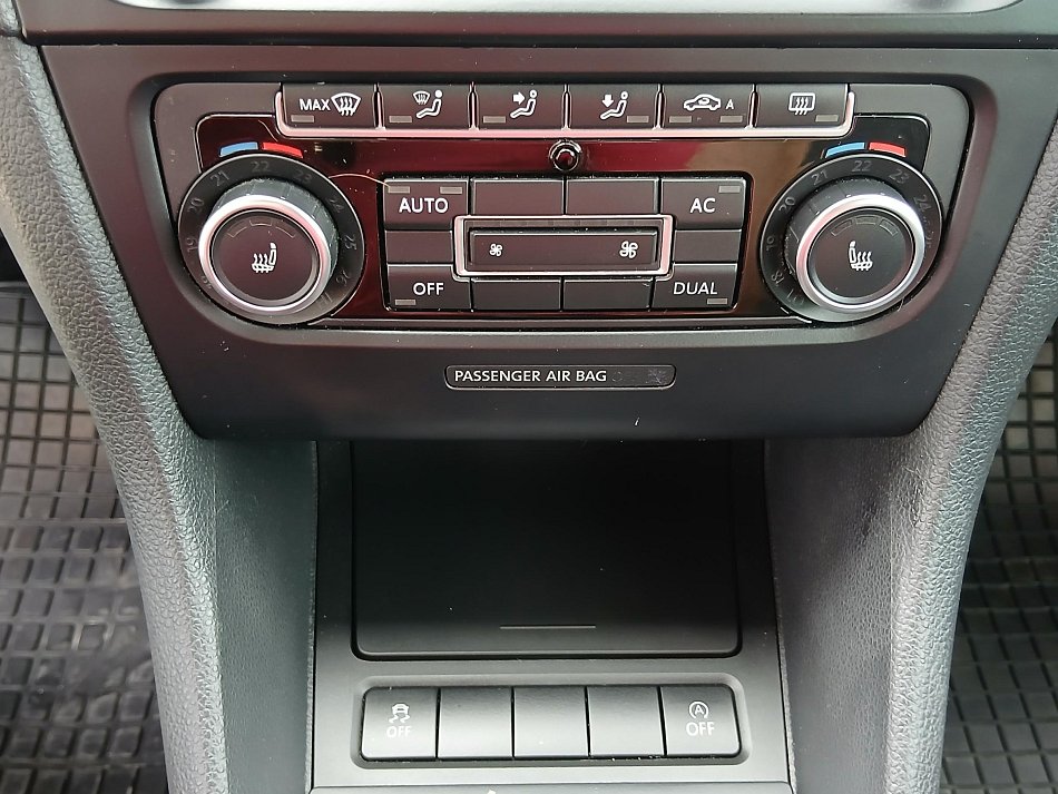 Volkswagen Golf 1.6 TDi STYLE