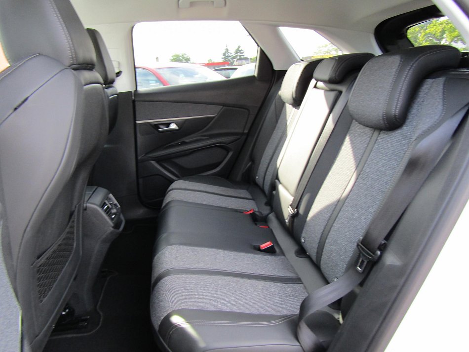 Peugeot 3008 1.2PT Allure