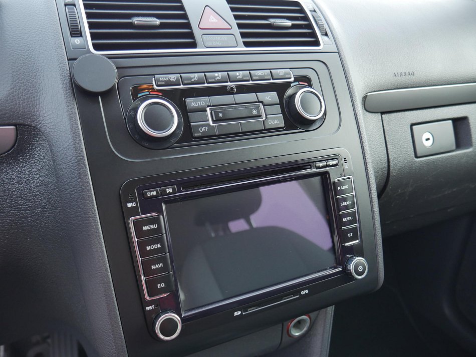 Volkswagen Touran 1.6 TDi  7míst