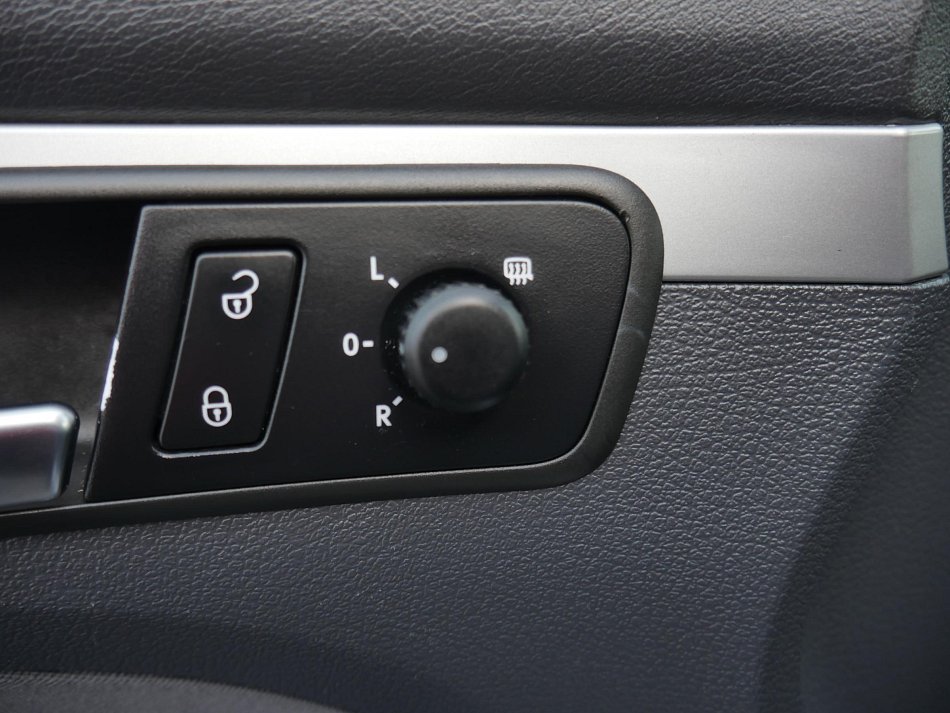 Volkswagen Touran 1.6 TDi  7míst