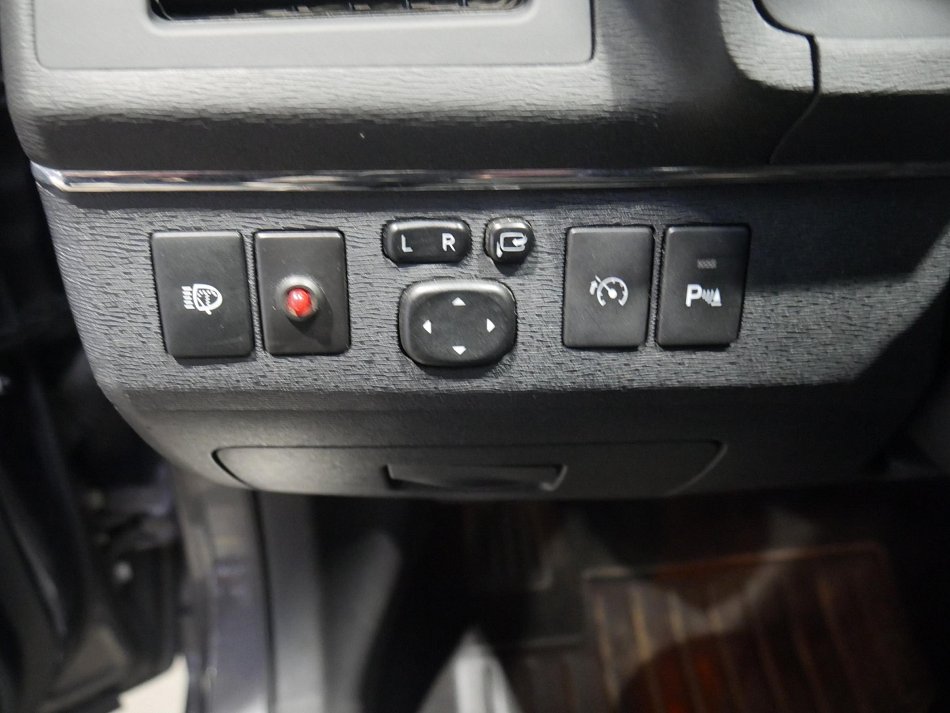 Toyota Avensis 2.2 D-cat 