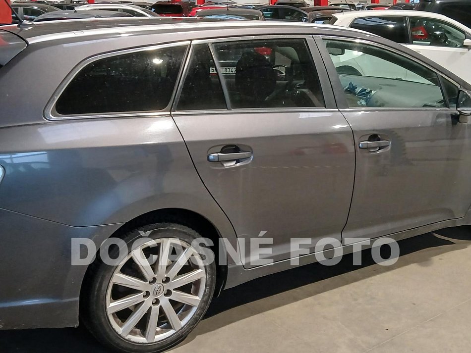 Toyota Avensis 2.2 D-cat 