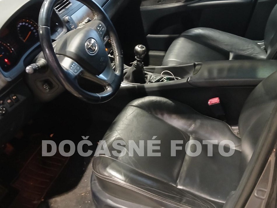 Toyota Avensis 2.2 D-cat 