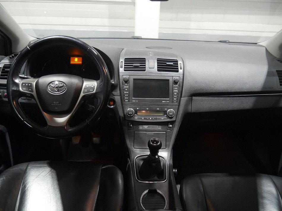 Toyota Avensis 2.2 D-cat 