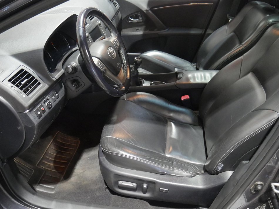 Toyota Avensis 2.2 D-cat 