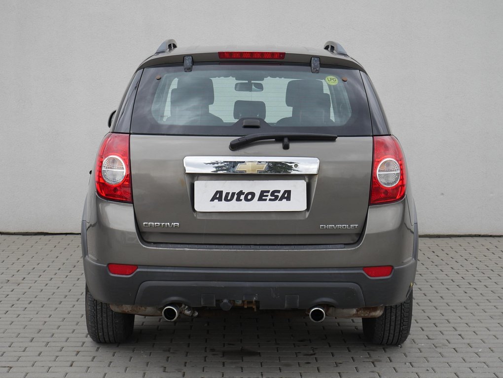 Chevrolet Captiva 2.4i 