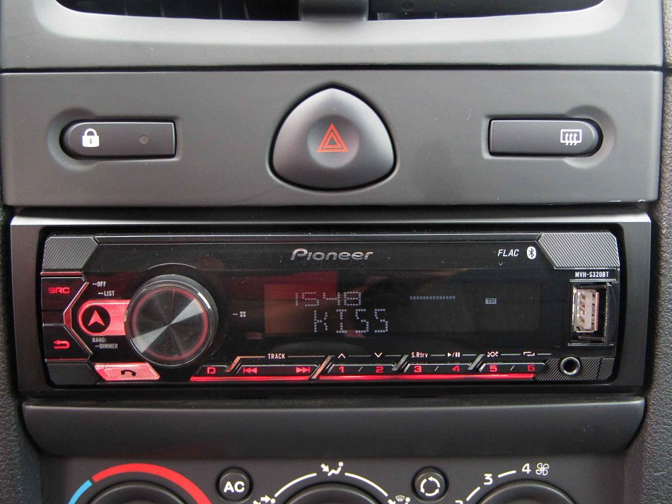 Renault Clio 1.2i 