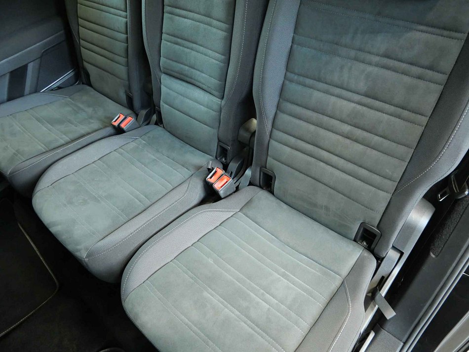 Volkswagen Touran 2.0TDi 