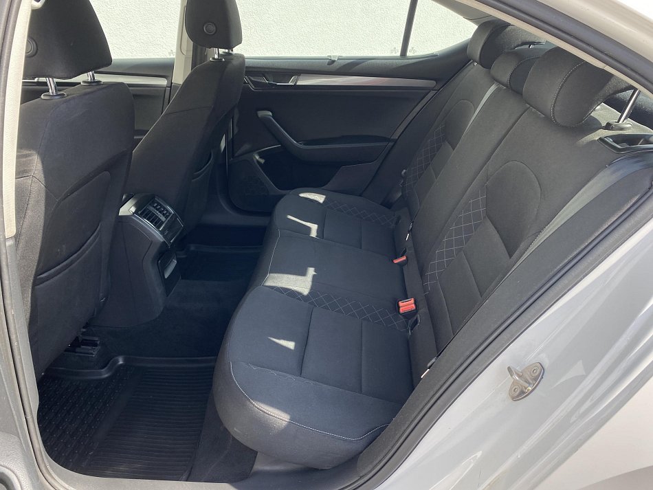 Škoda Superb III 2.0 TDi Active