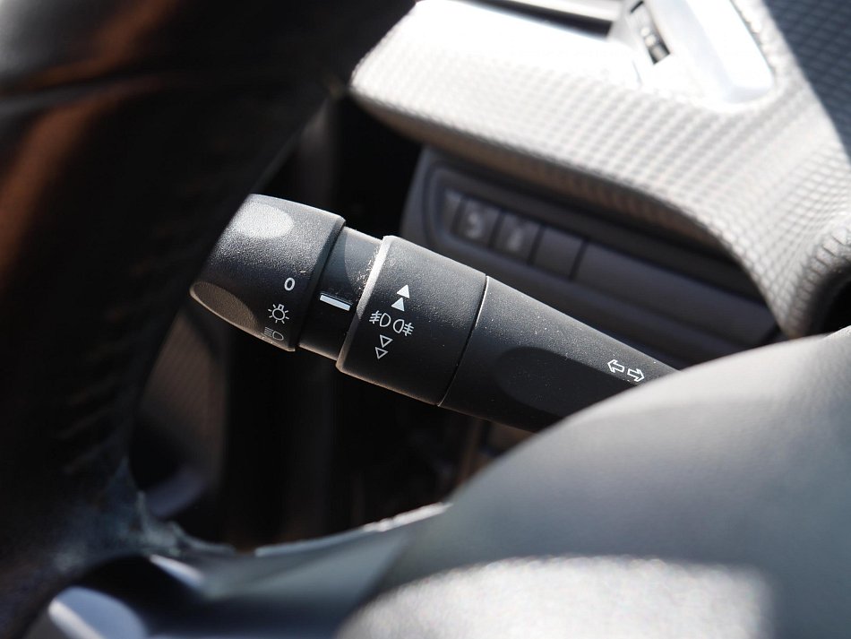 Peugeot 2008 1.2i 