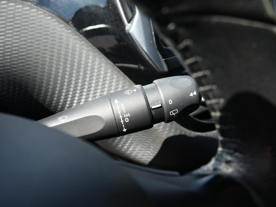Peugeot 2008 1.2i 