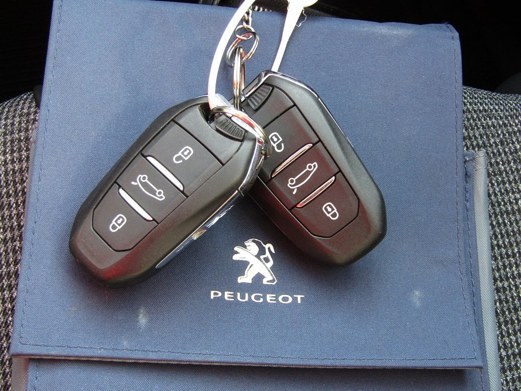 Peugeot 3008 1.2 PT Allure