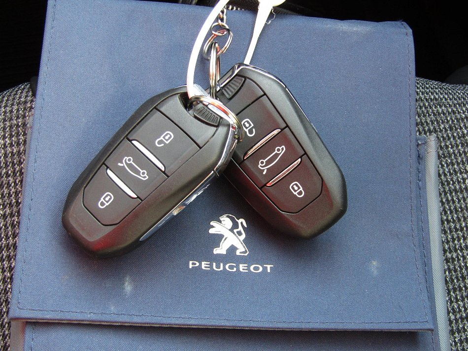 Peugeot 3008 1.2 PT Allure
