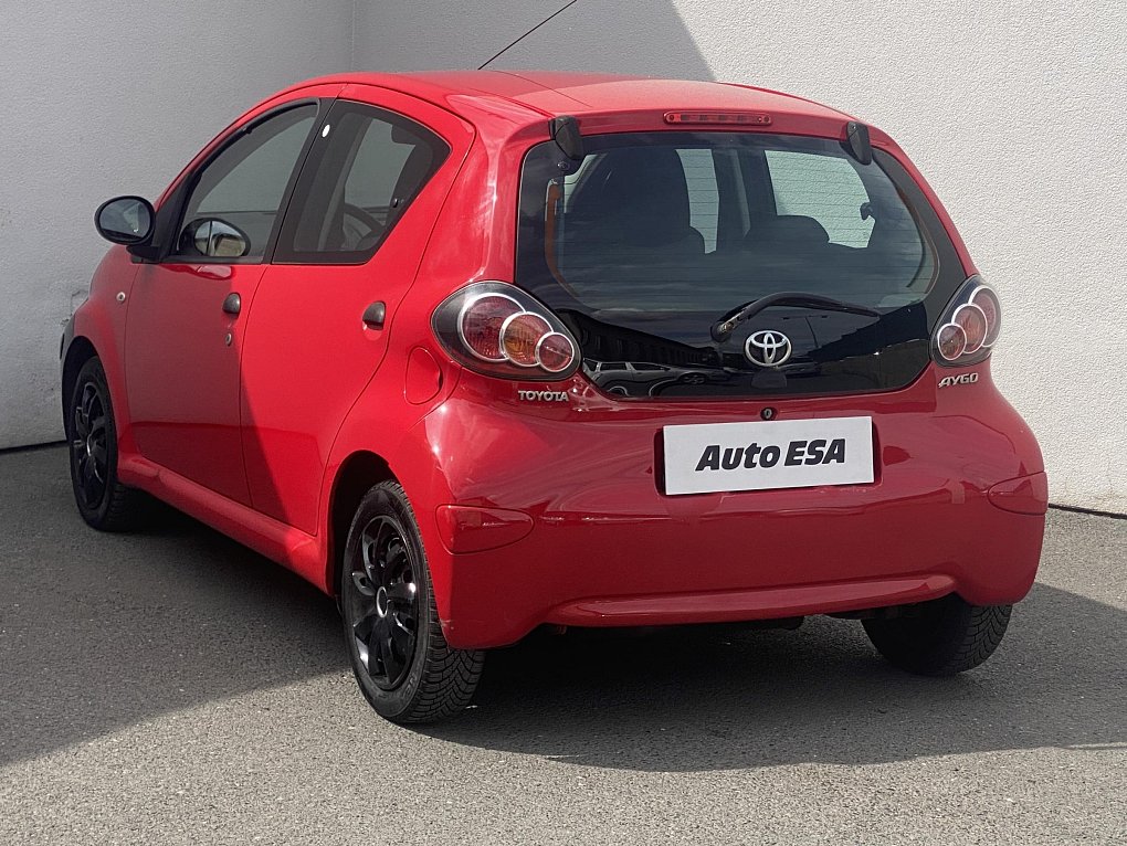 Toyota Aygo 1.0i 