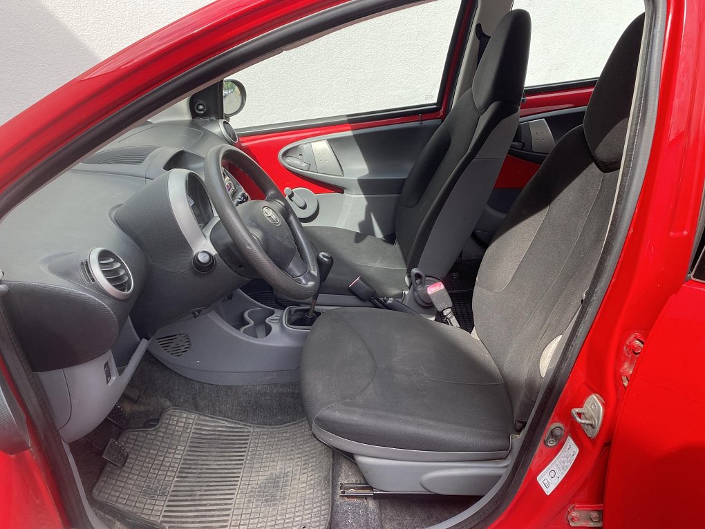 Toyota Aygo 1.0i 