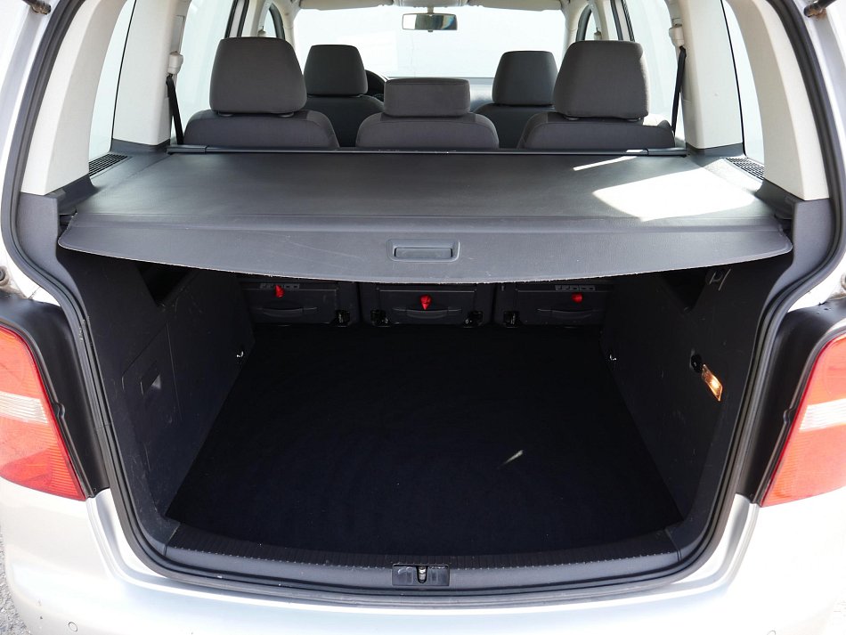 Volkswagen Touran 2.0i 