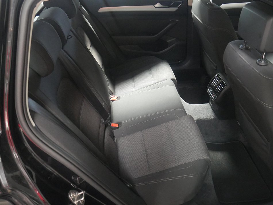 Volkswagen Passat 2.0 TDi 