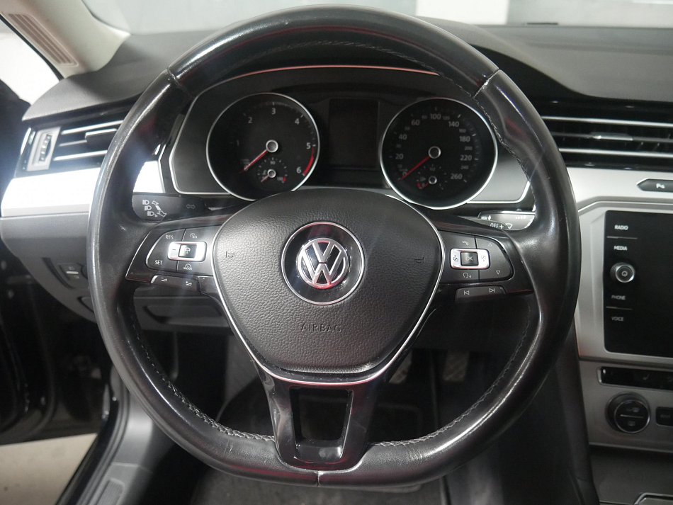 Volkswagen Passat 2.0 TDi 