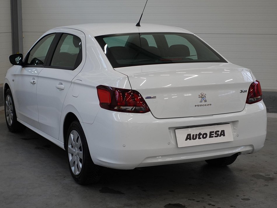 Peugeot 301 1.2i 
