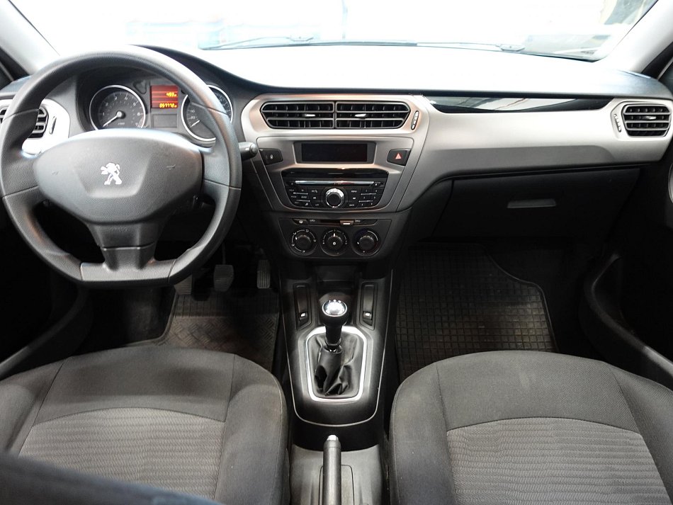 Peugeot 301 1.2i 