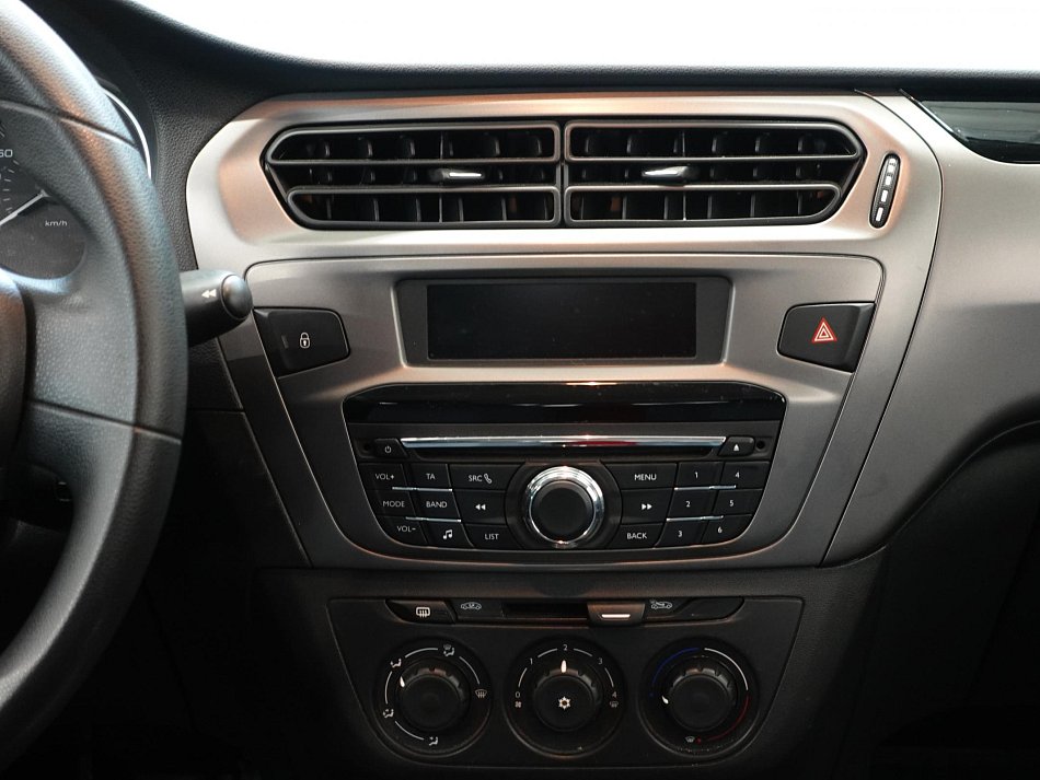 Peugeot 301 1.2i 