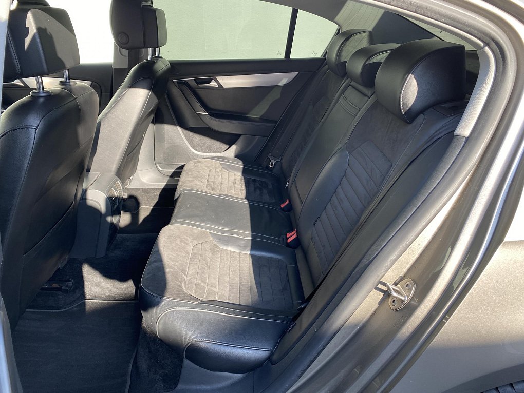Volkswagen Passat 2.0 TDi Highline