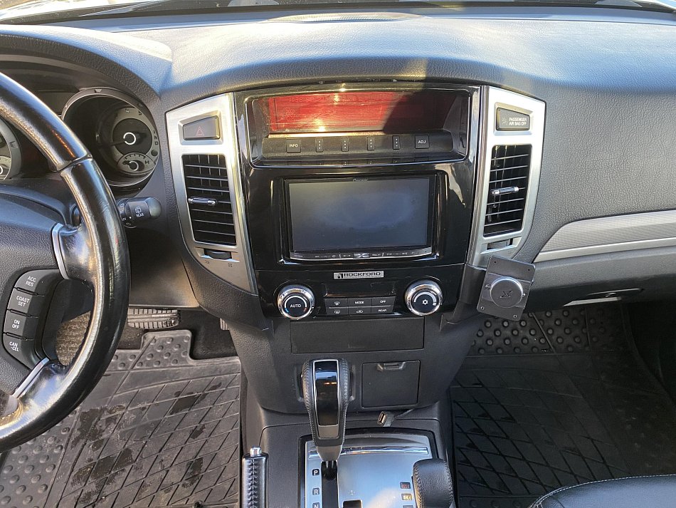Mitsubishi Pajero 3.2Di-D Instyle 4X4
