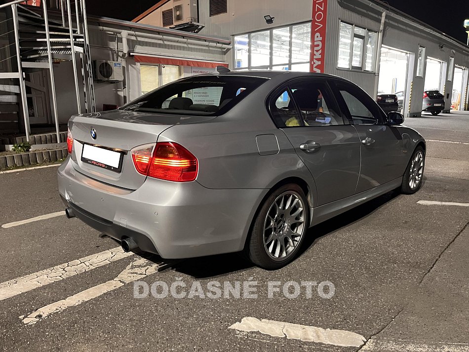 BMW Řada 3 3.0 i 