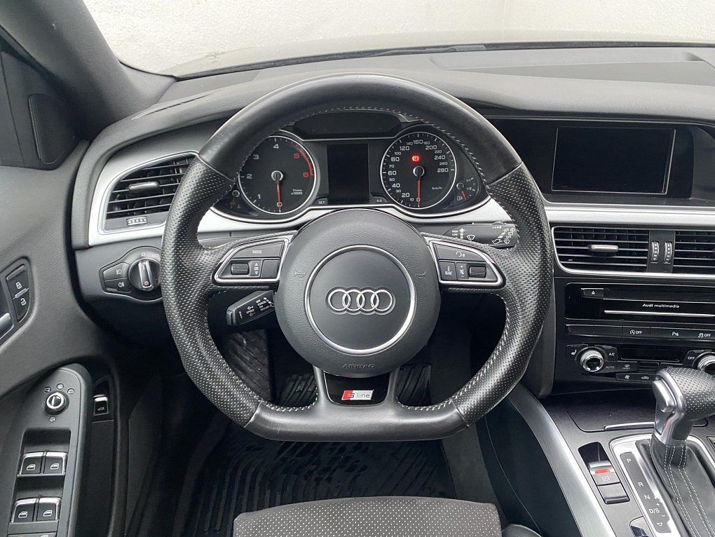 Audi A4 2.0 TDi S-line quattro