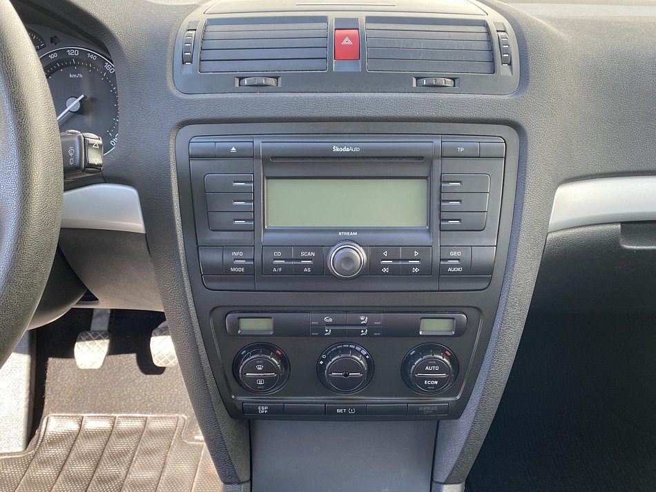 Škoda Octavia II 1.6 MPi Ambiente