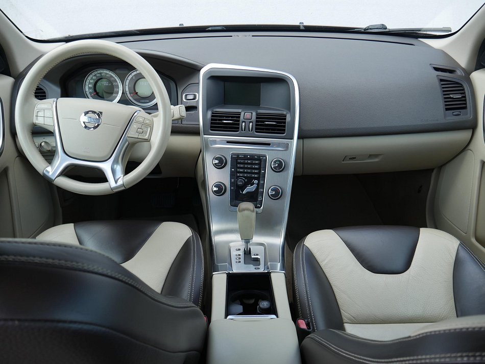 Volvo XC60 2.4 D3 Summum AWD