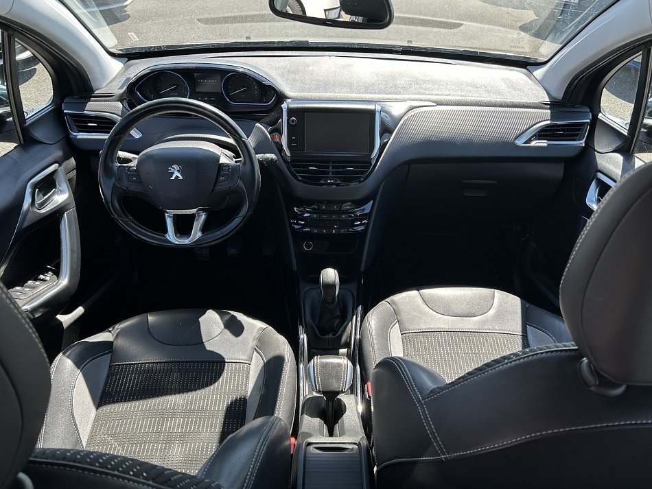 Peugeot 2008 1.2PT Allure