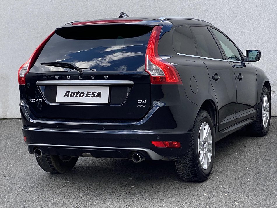 Volvo XC60 2.4 D4 R-design AWD