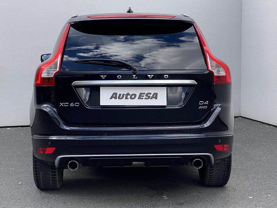 Volvo XC60 2.4 D4 R-design AWD