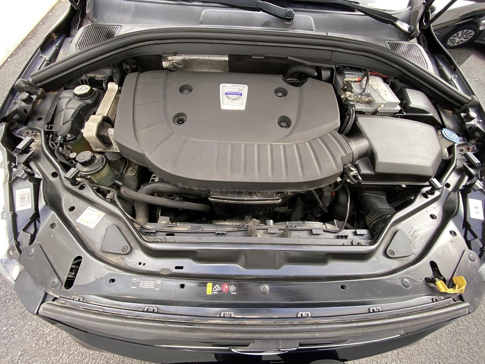 Volvo XC60 2.4 D4 R-design AWD