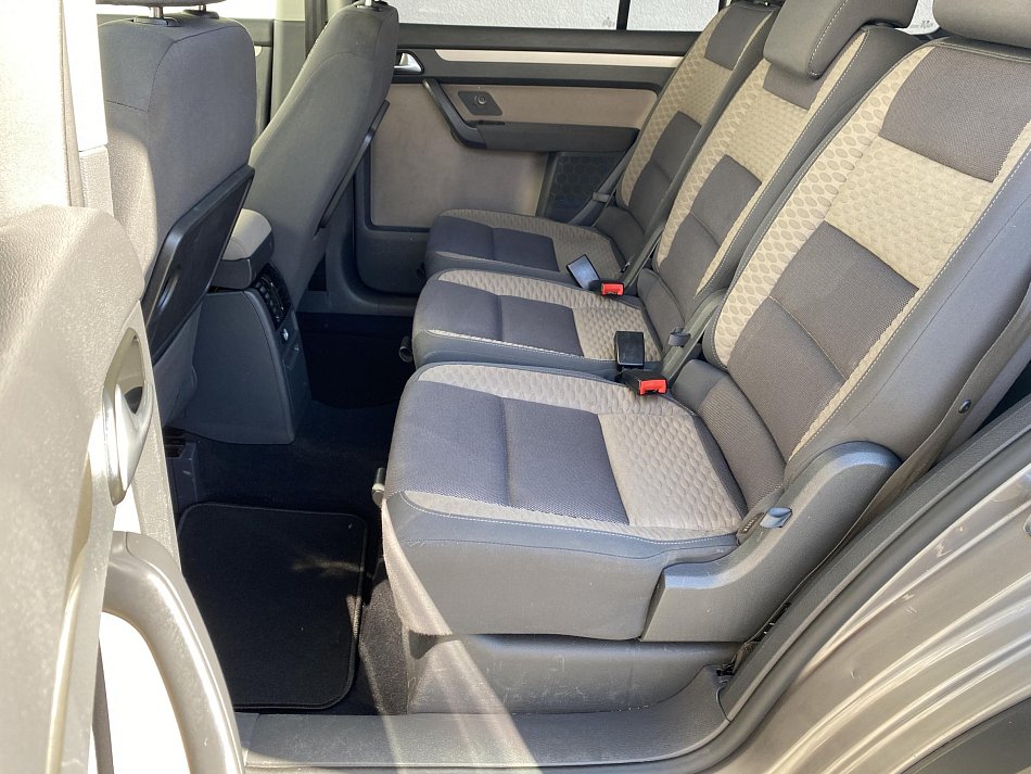 Volkswagen Touran 2.0 TDi CROSS