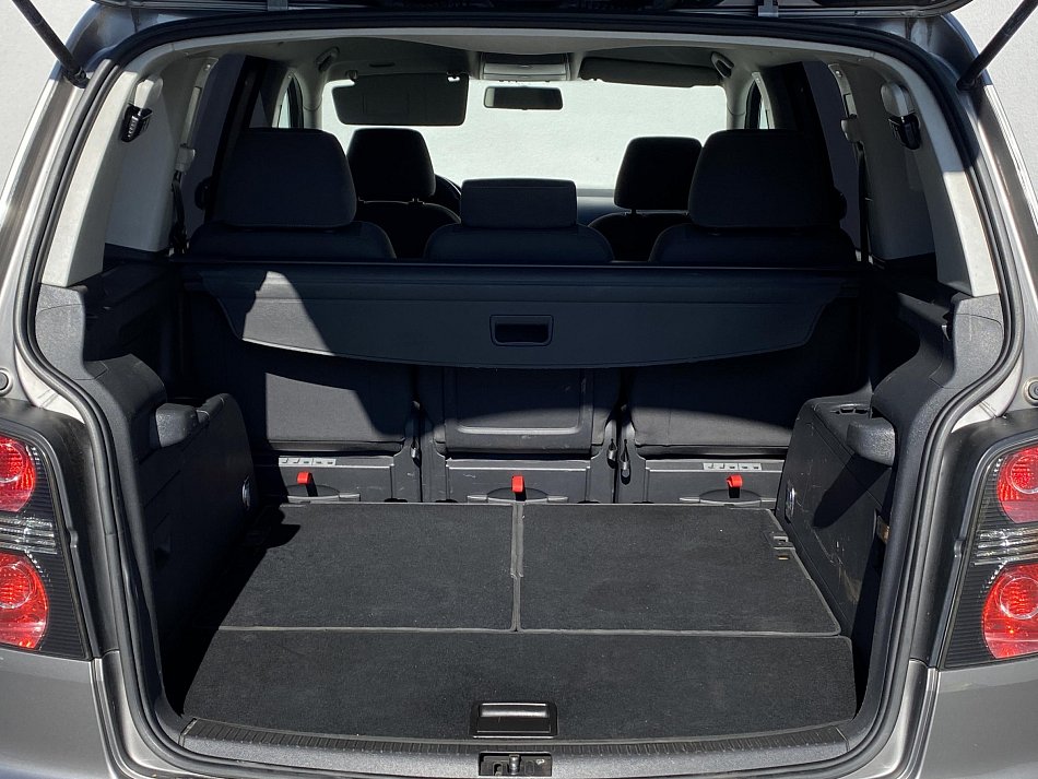 Volkswagen Touran 2.0 TDi CROSS