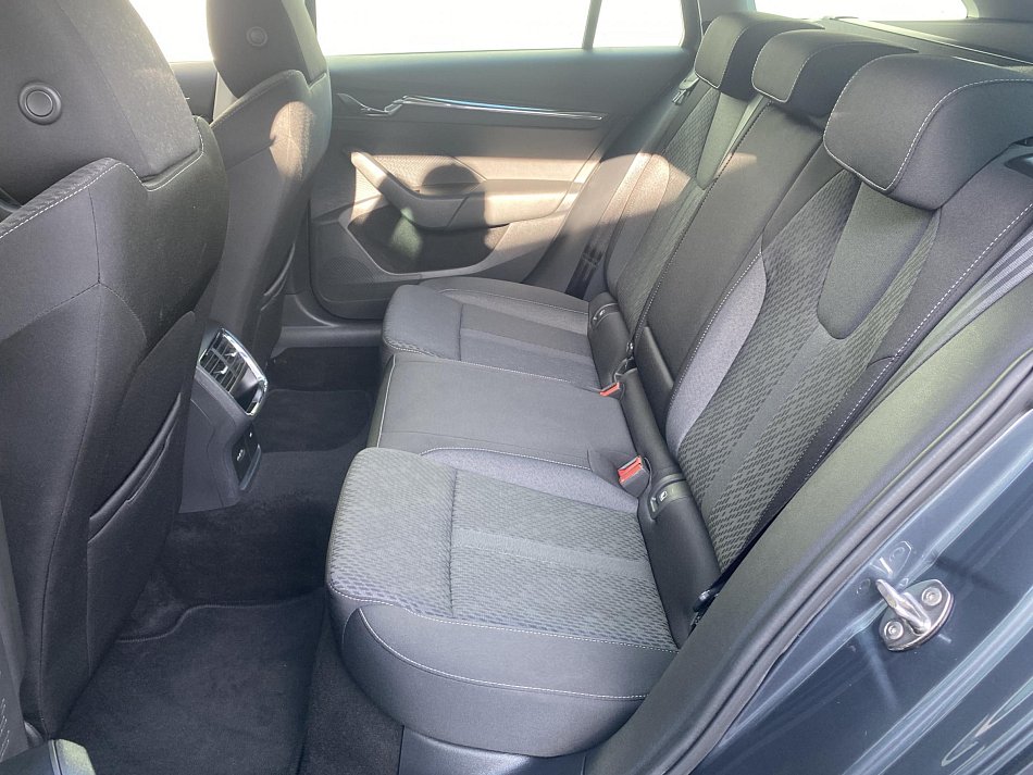 Škoda Octavia IV 1.5 e-TEC Style