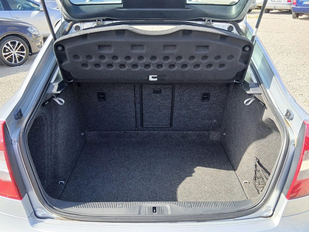 Škoda Octavia II 1.6 TDi Elegance