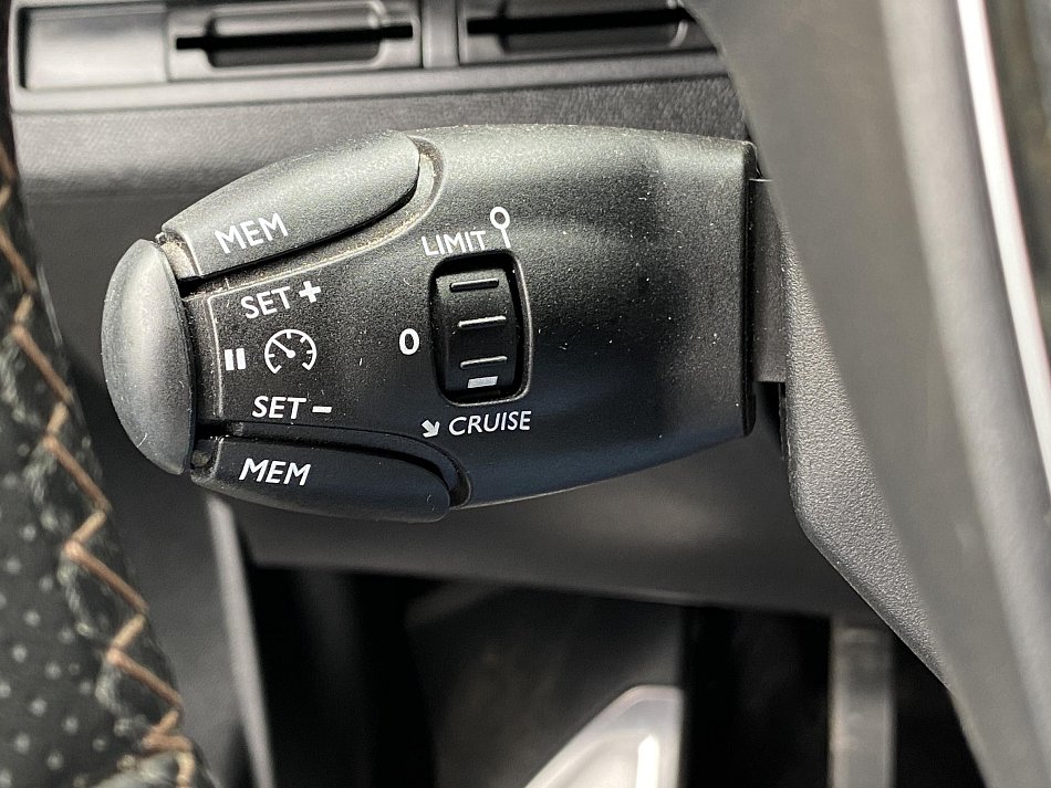 Peugeot 3008 1.2 PT GT Line