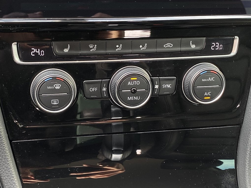 Volkswagen Golf 1.5 TSi 