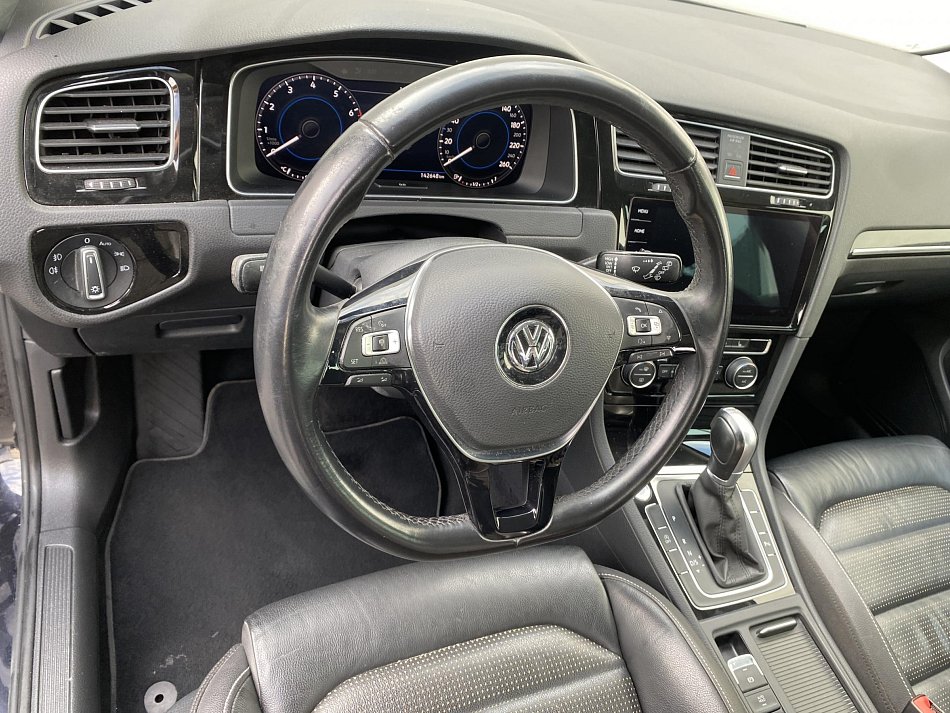 Volkswagen Golf 1.5 TSi 