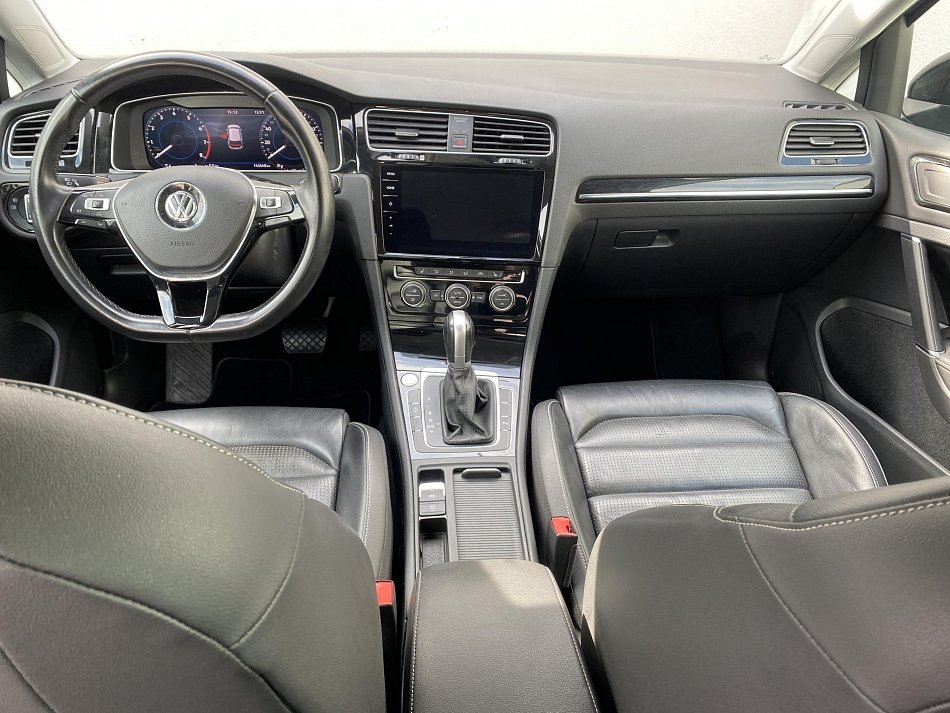 Volkswagen Golf 1.5 TSi 